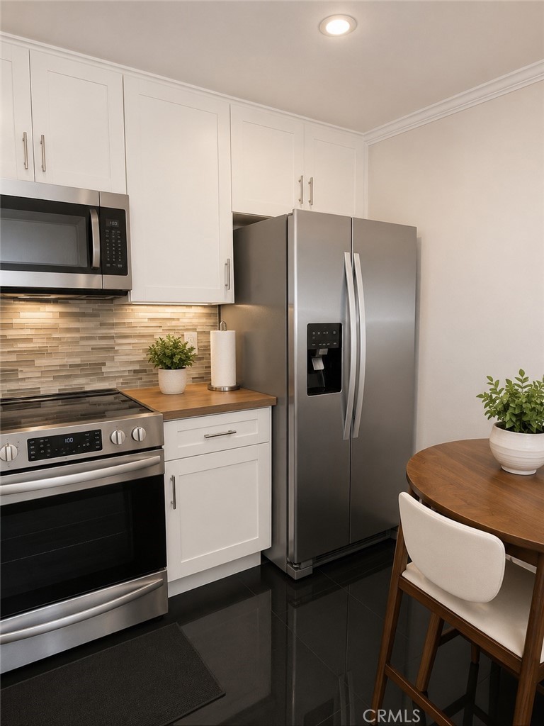 23204 Sesame Street C Property Photo 11