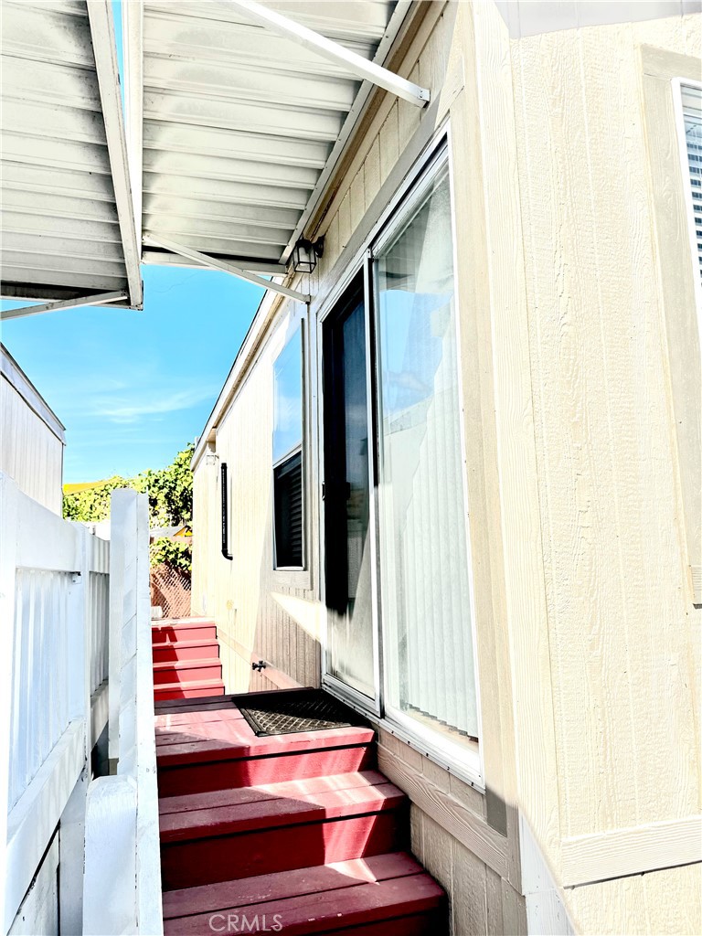 20315 Denker 15 Property Photo 3