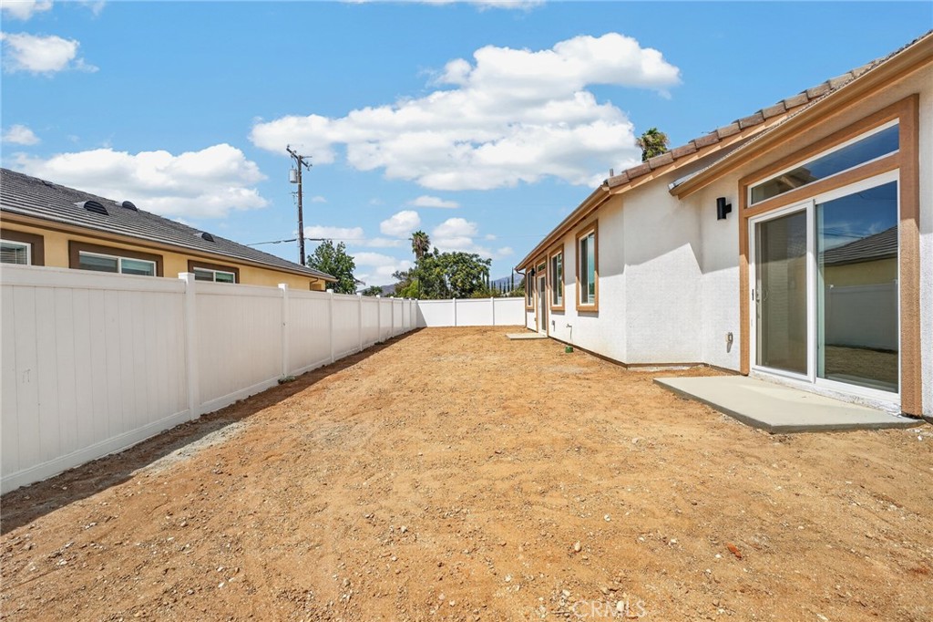 595 E 12th Street Property Photo 32