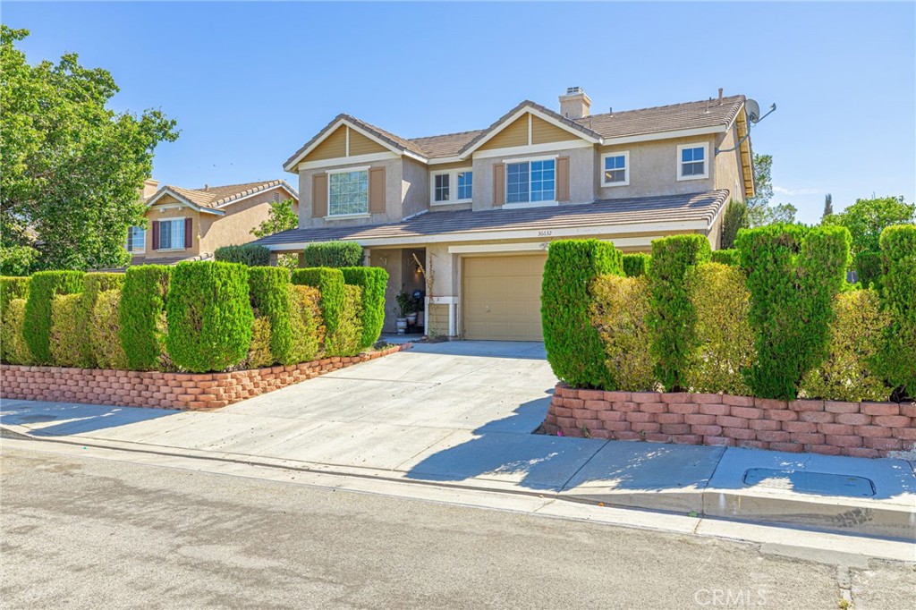 36632 Oak Hill Street Property Photo 3
