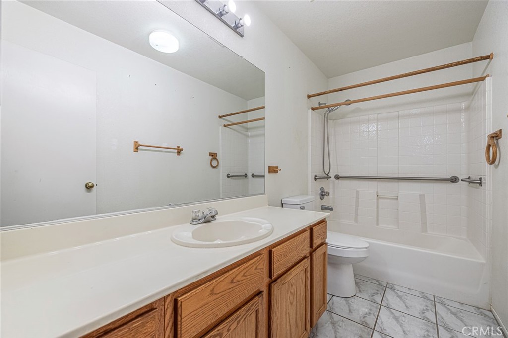 36632 Oak Hill Street Property Photo 24