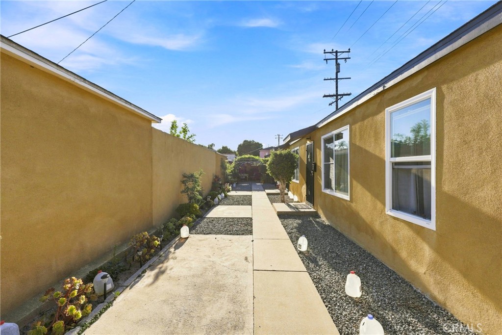 5115 Loma Vista Property Photo 7