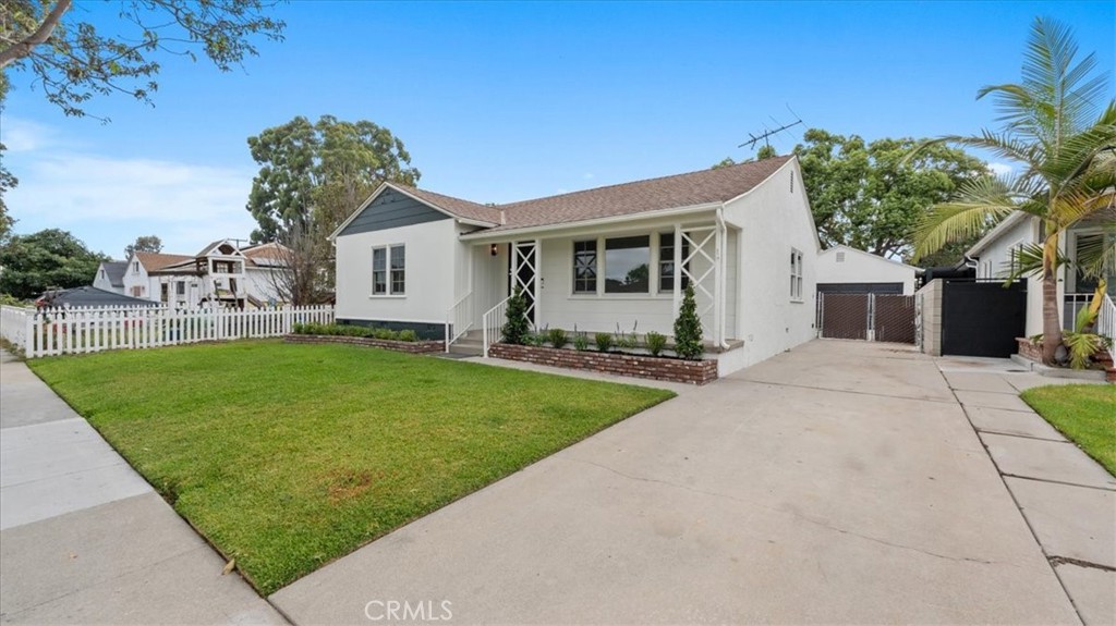 5618 Verdura Property Photo 2