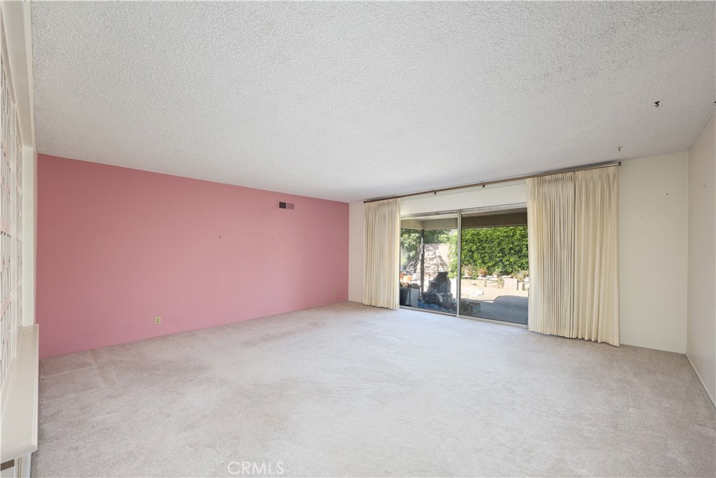 8635 Muller Property Photo 4