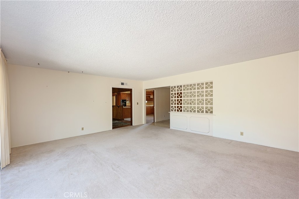 8635 Muller Property Photo 5