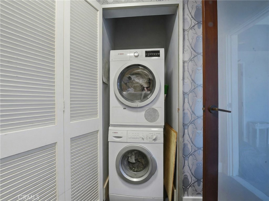460 S Spring Property Photo 4