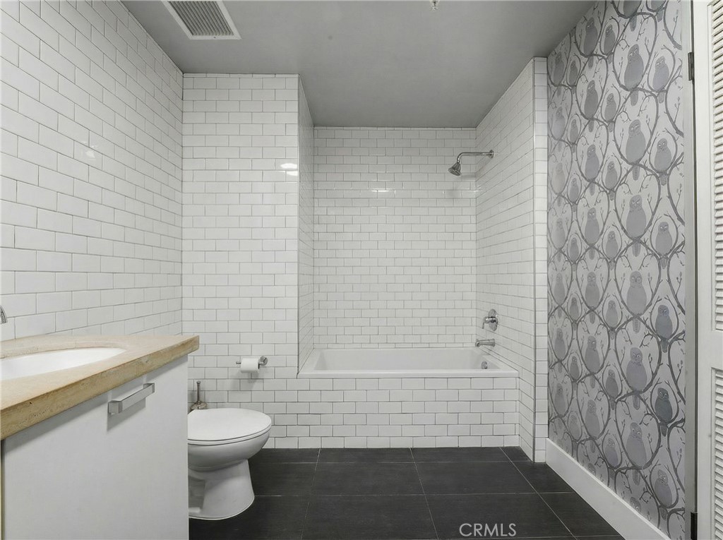 460 S Spring Property Photo 5