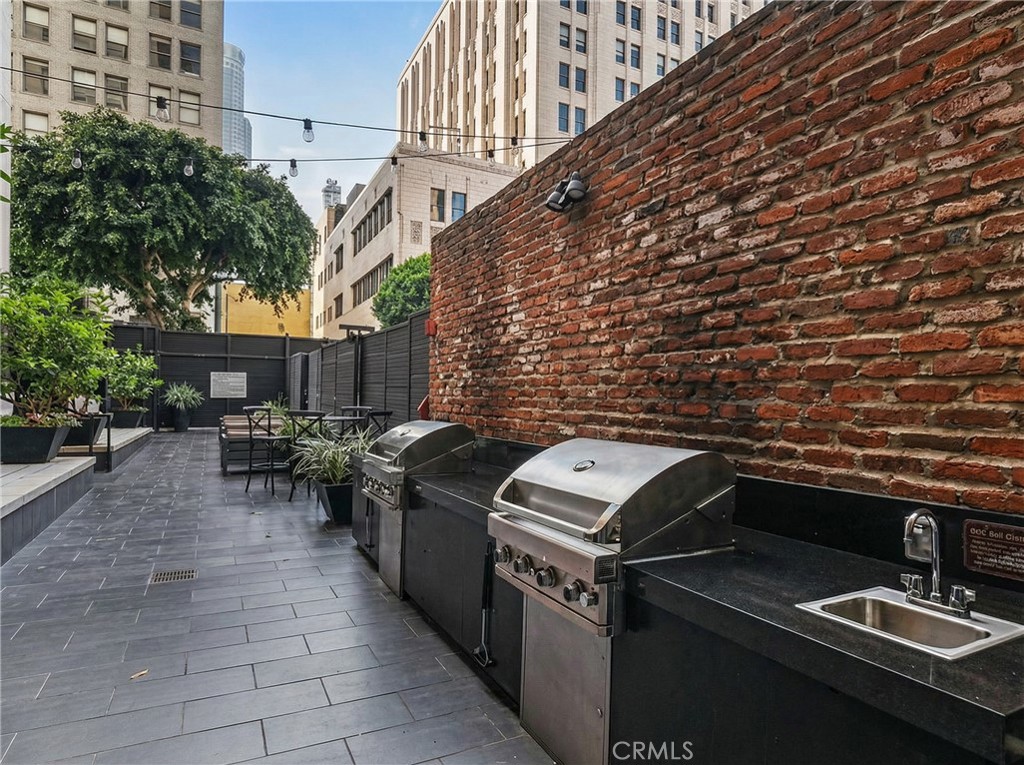 460 S Spring Property Photo 9