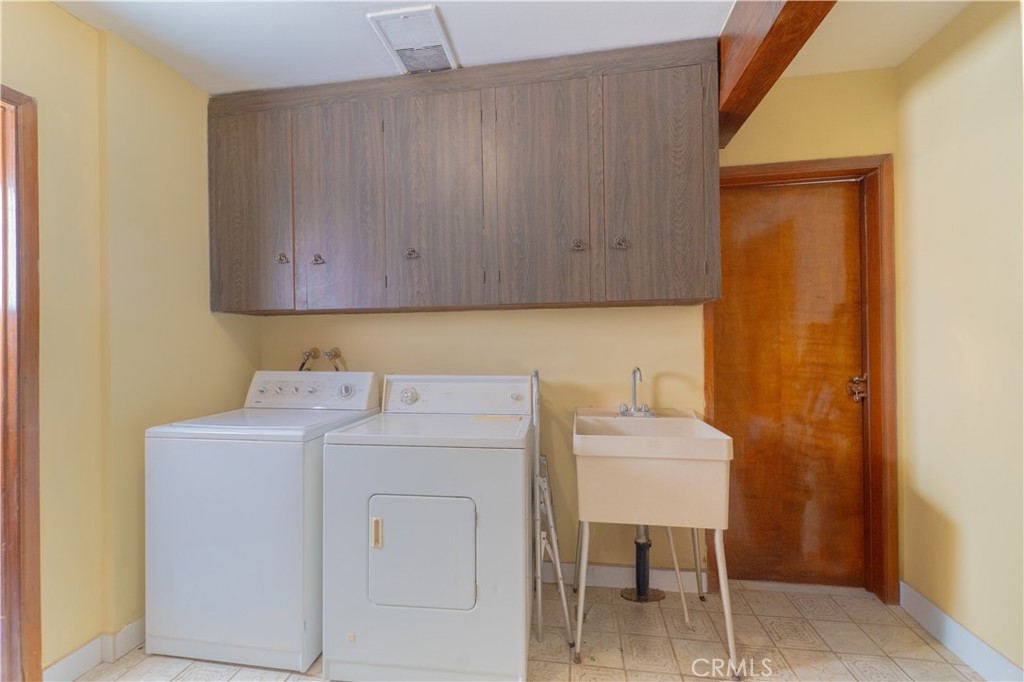 945 Mira Valle Street Property Photo 15