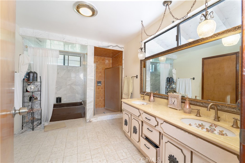 945 Mira Valle Street Property Photo 33