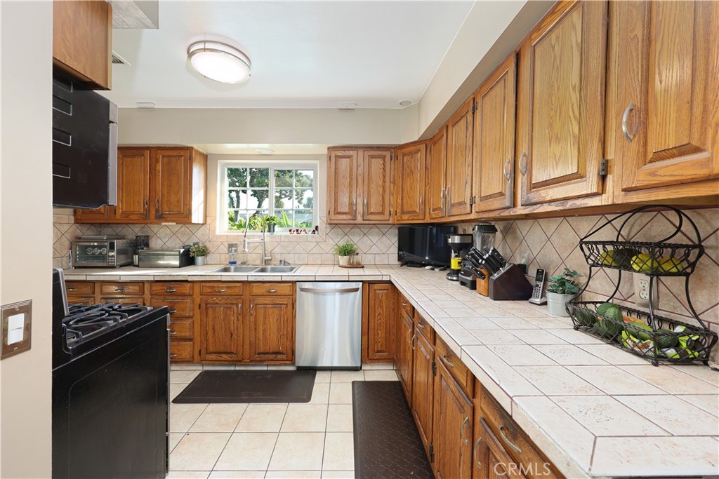 7211 Glencliff Property Photo 7