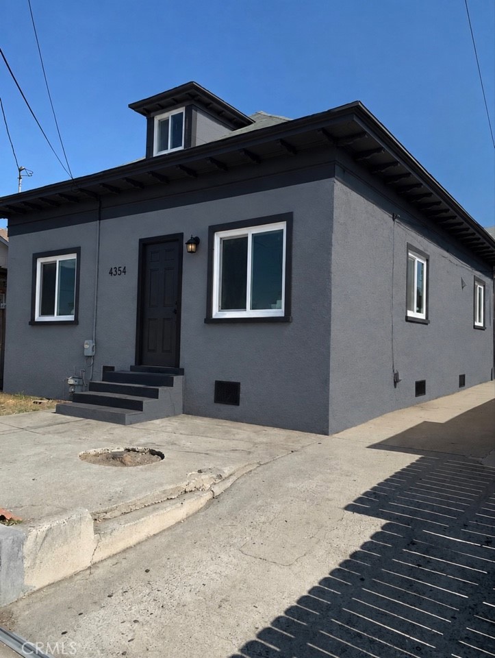 4354 Compton Property Photo 1