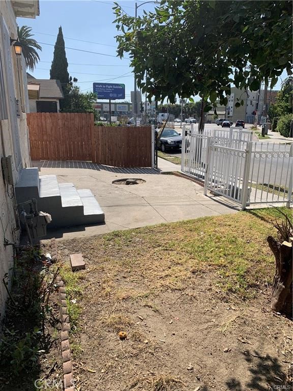 4354 Compton Property Photo 3