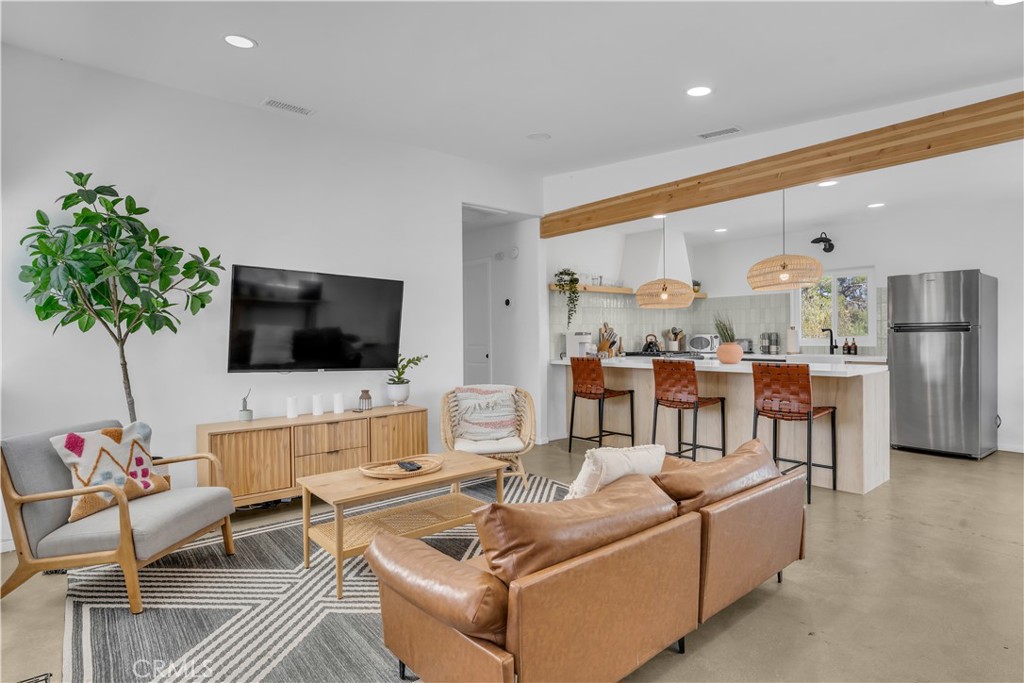 61550 Sunburst Dr Property Photo 3