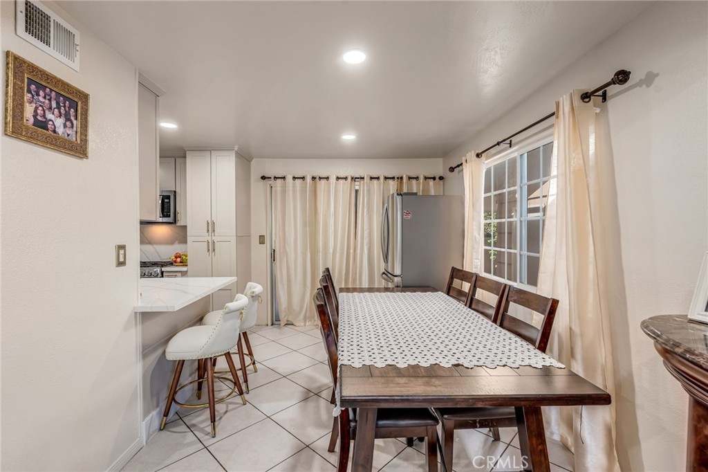 535 E Valencia Street Property Photo 8
