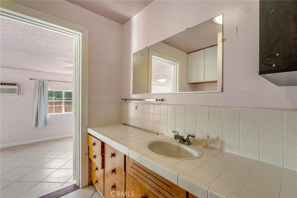 535 E Valencia Street Property Photo 15