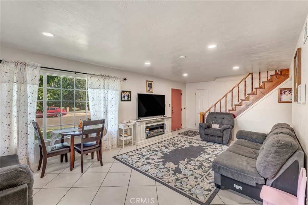 535 E Valencia Street Property Photo 23