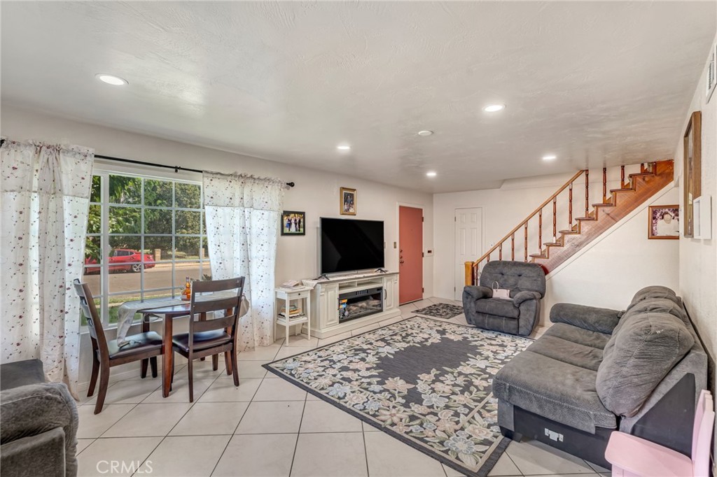 535 E Valencia Street Property Photo 23