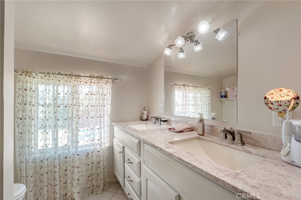 535 E Valencia Street Property Photo 27