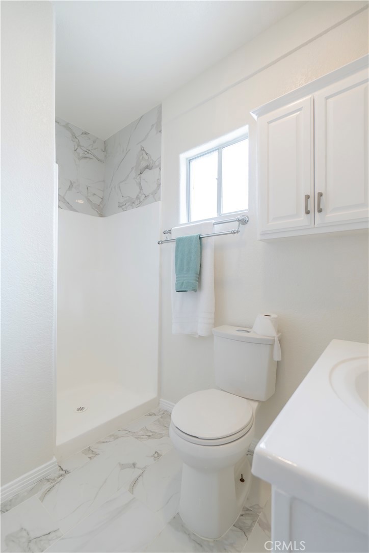 232 W 40th Place Property Photo 10