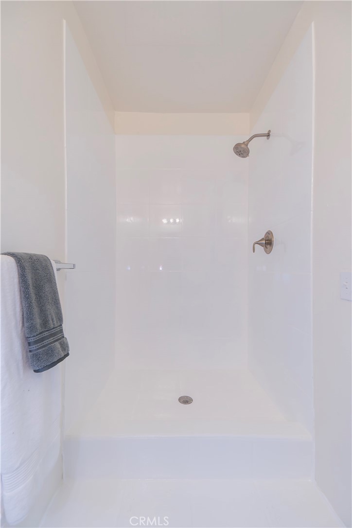 232 W 40th Place Property Photo 17