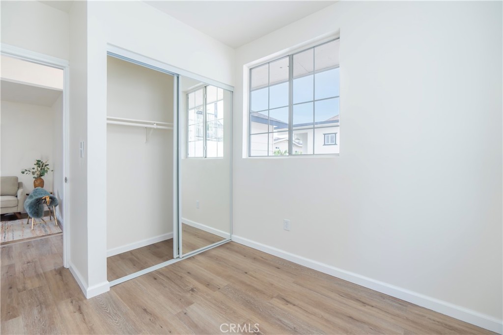 232 W 40th Place Property Photo 20