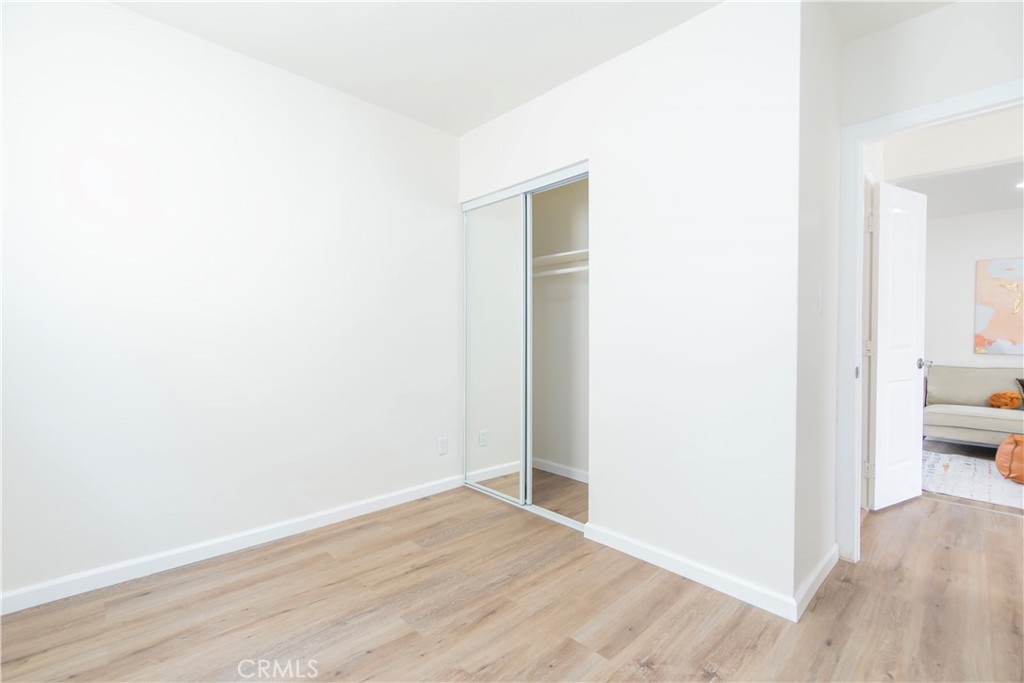 232 W 40th Place Property Photo 21