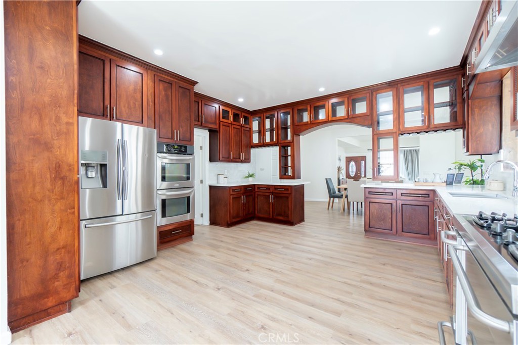 232 W 40th Place Property Photo 36