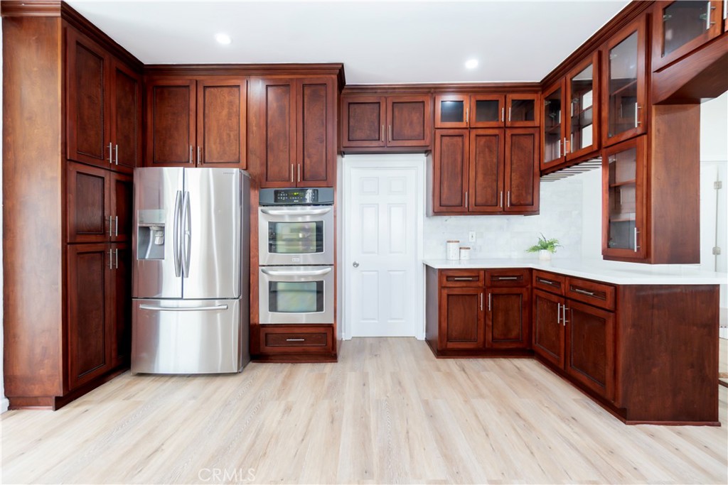 232 W 40th Place Property Photo 38