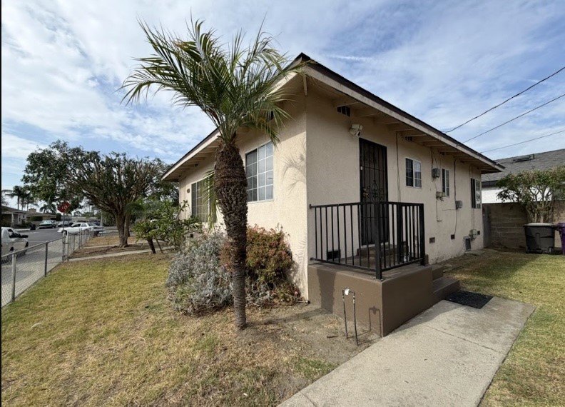 2901 Webster Property Photo 1