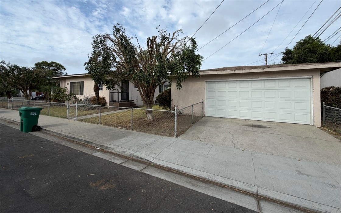 2901 Webster Property Photo 5