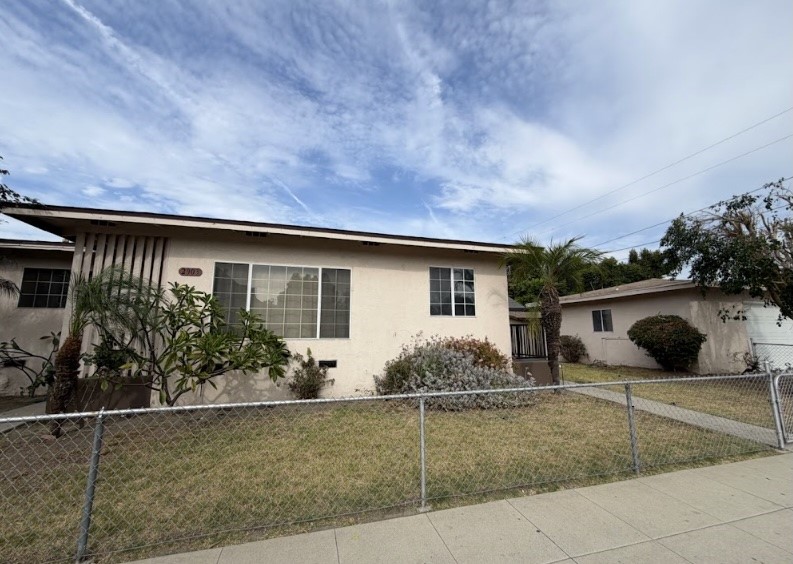 2901 Webster Property Photo 8