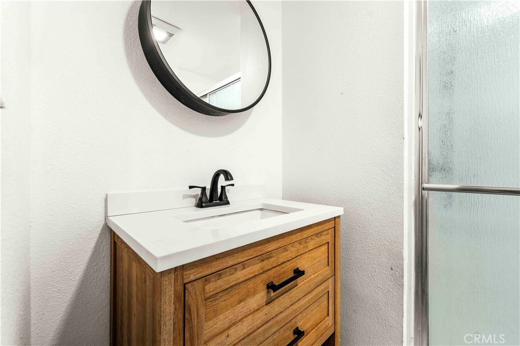320 N Park Vista 76 Property Photo 10
