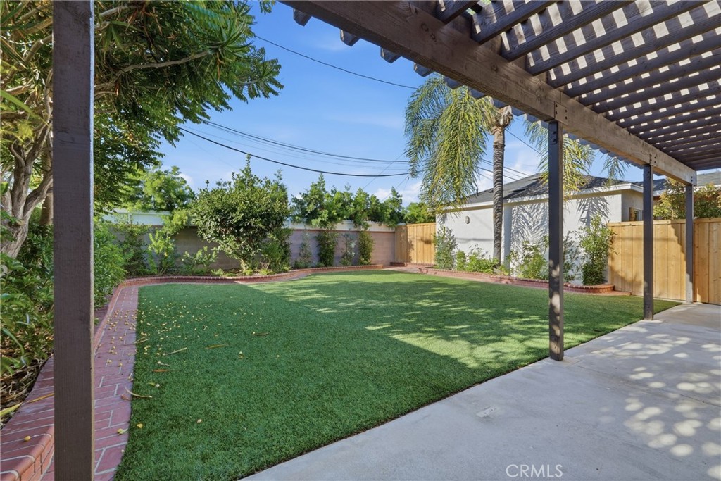 5713 E Wardlow Property Photo 6