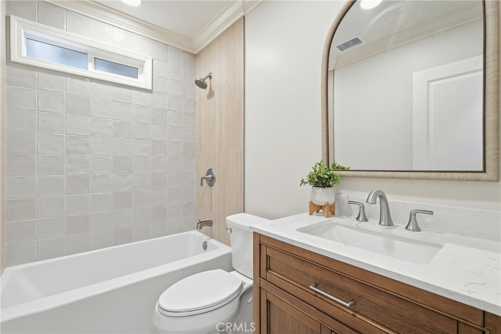 5713 E Wardlow Property Photo 8