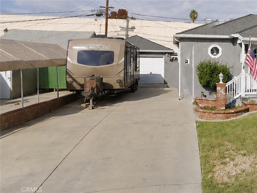 7805 Eglise Property Photo 2