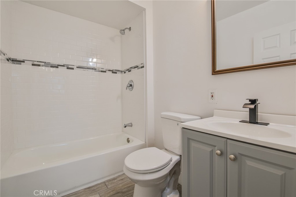1433 W 96th Property Photo 15