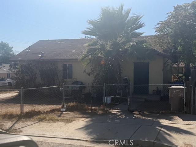 1231 1/2 Lincoln Property Photo 3