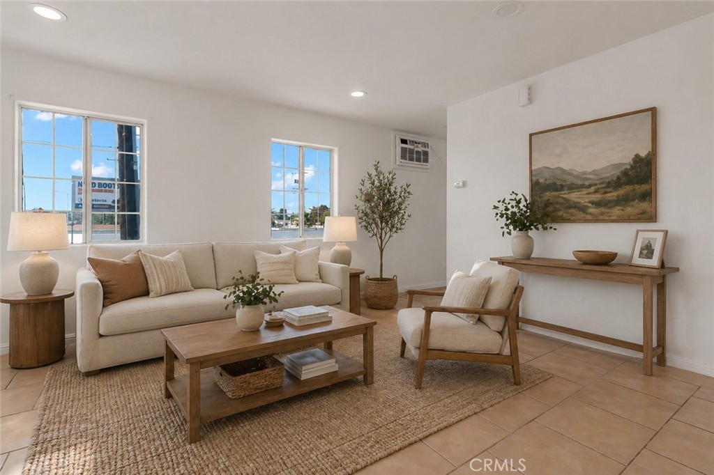 1301 E Pacific Coast Property Photo 4