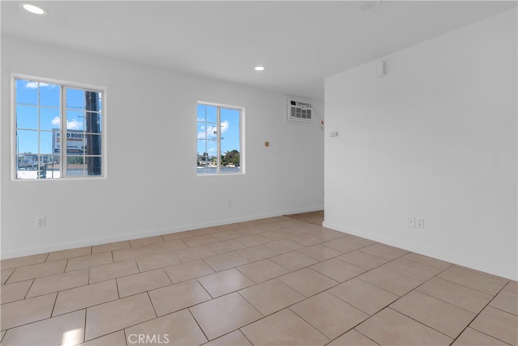 1301 E Pacific Coast Property Photo 5