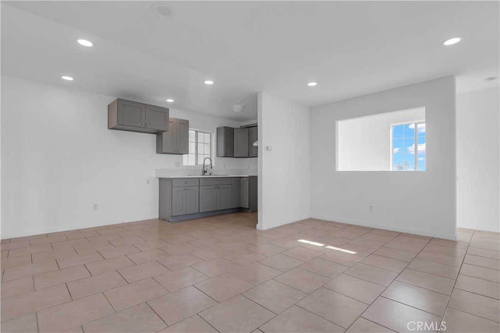 1301 E Pacific Coast Property Photo 9