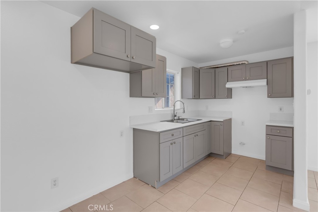 1301 E Pacific Coast Property Photo 13