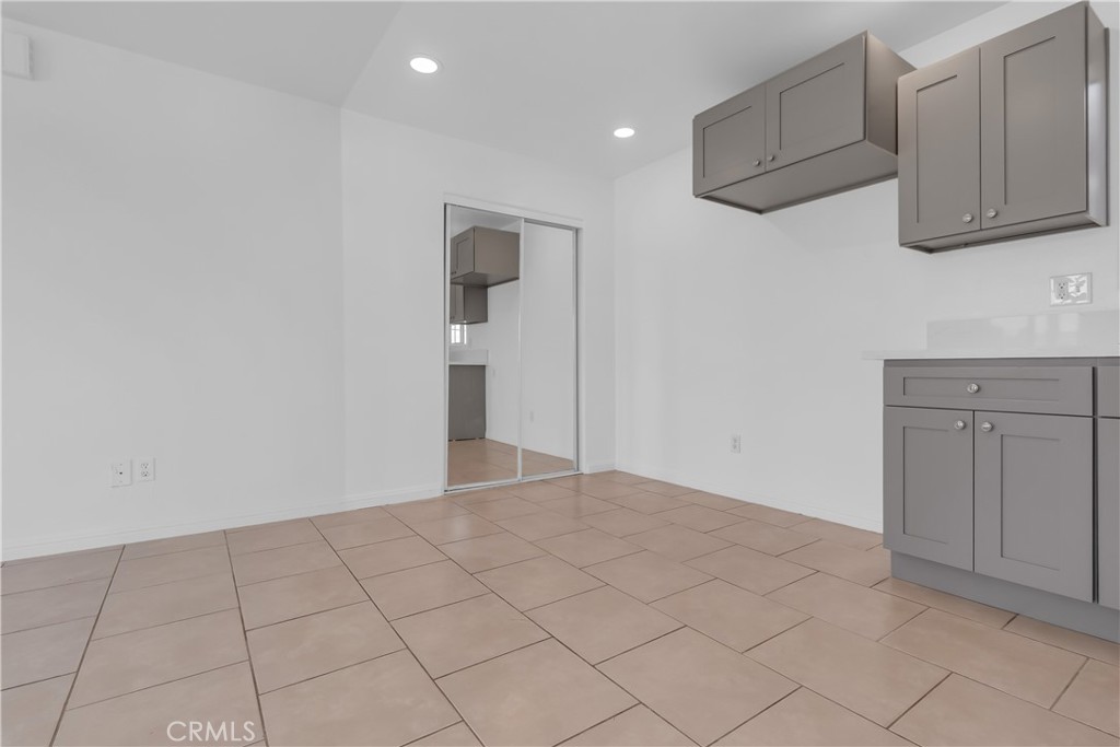 1301 E Pacific Coast Property Photo 15