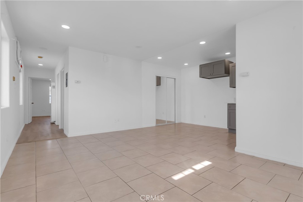 1301 E Pacific Coast Property Photo 25