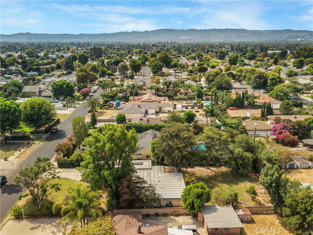 7911 Genesta Property Photo 11