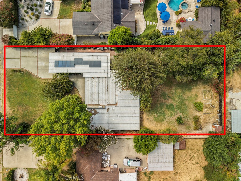 7911 Genesta Property Photo 13