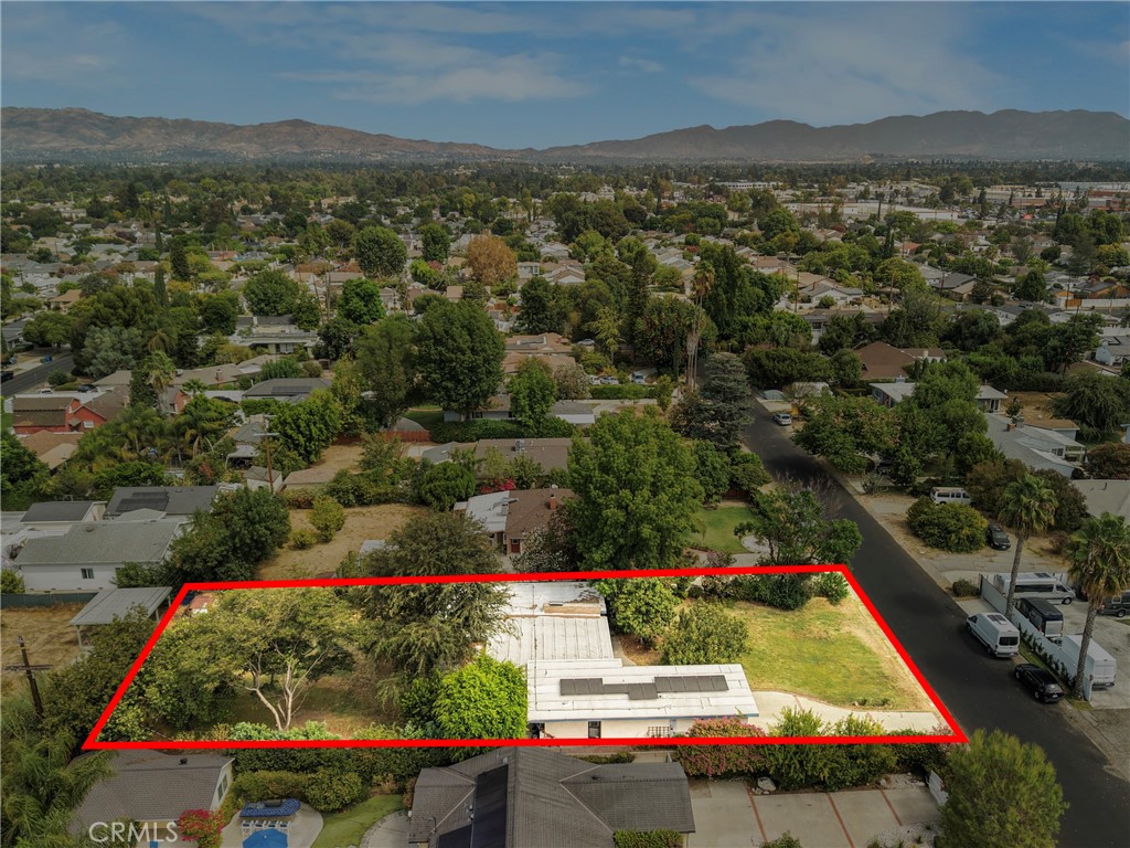 7911 Genesta Property Photo 14