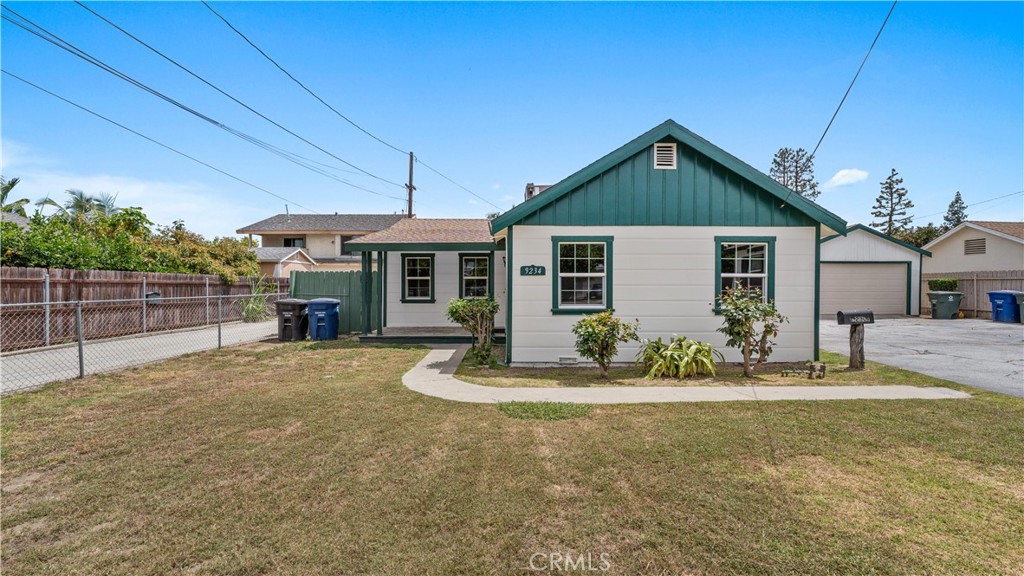 9228 Rio Dell St. Property Photo 8