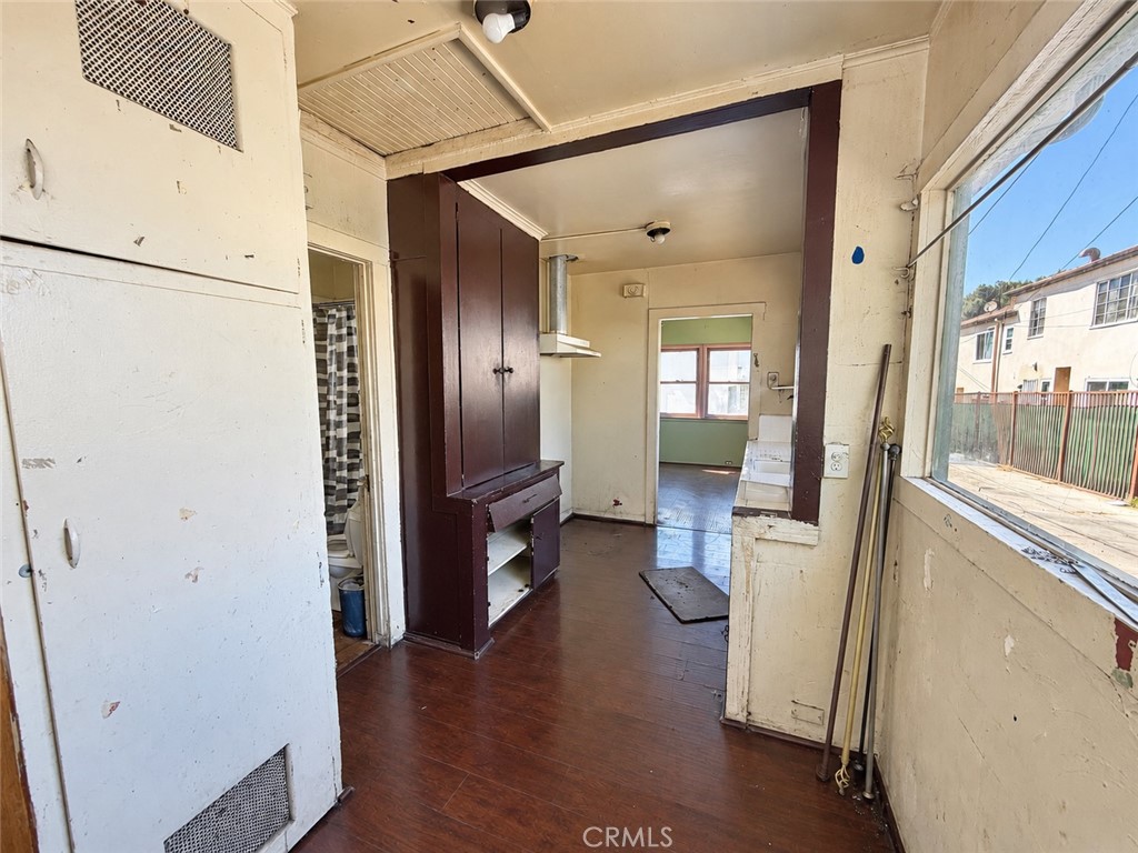 1272 Queen Anne Property Photo 4