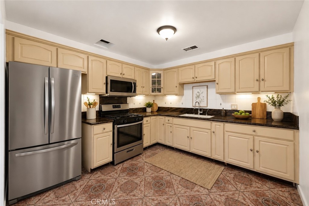 10529 La Mirada Property Photo 18